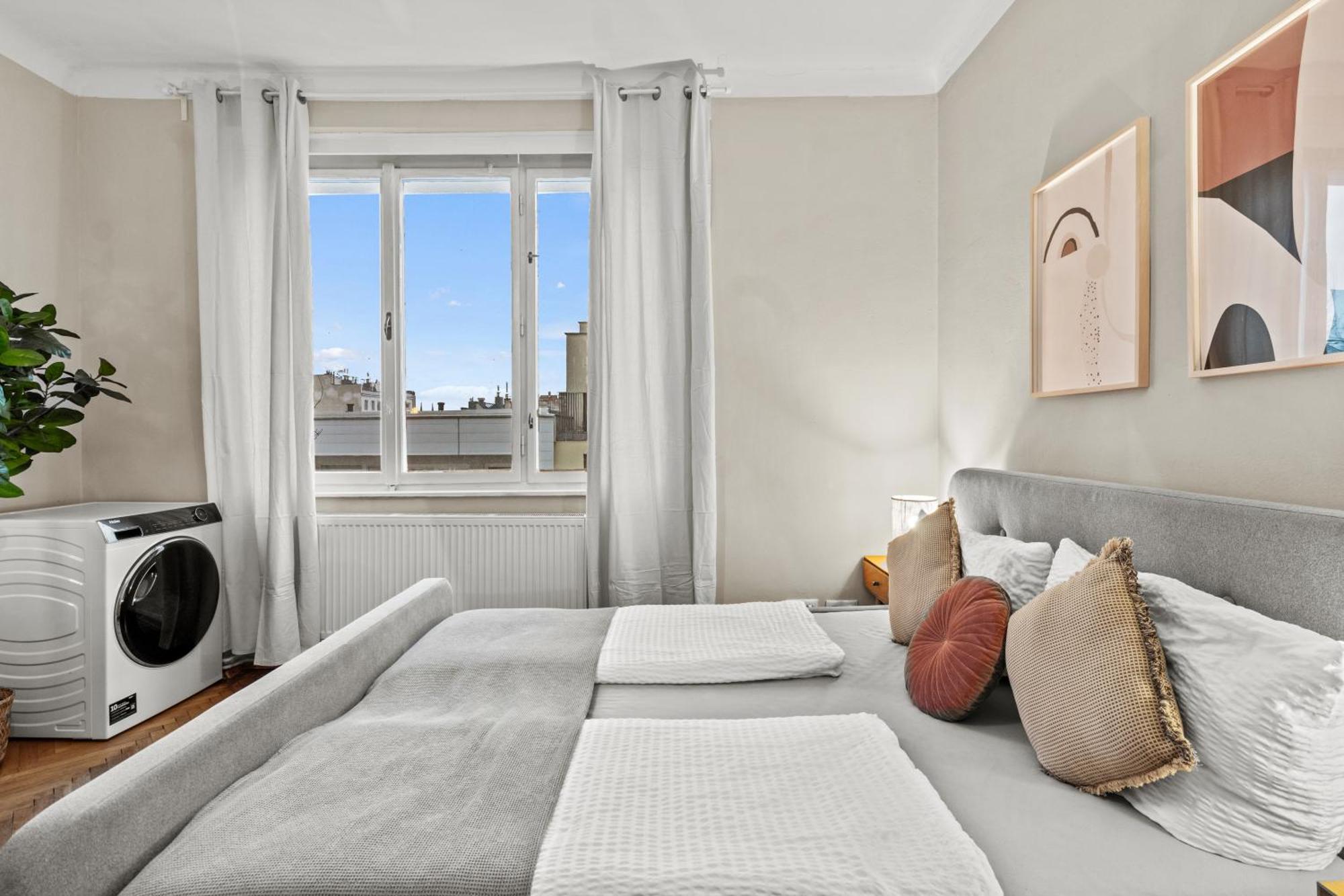 Modern Apartment, 3 Min To "U3 Neubaugasse" Vienna Esterno foto